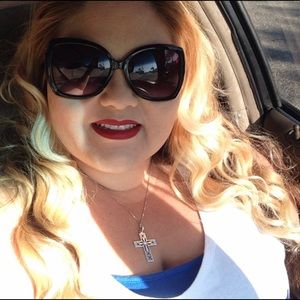 Meet your Posher, Priscilla